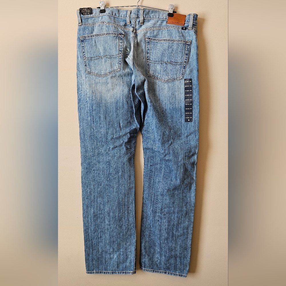 Lucky Brand 363 Vintage Straight Leg Jeans